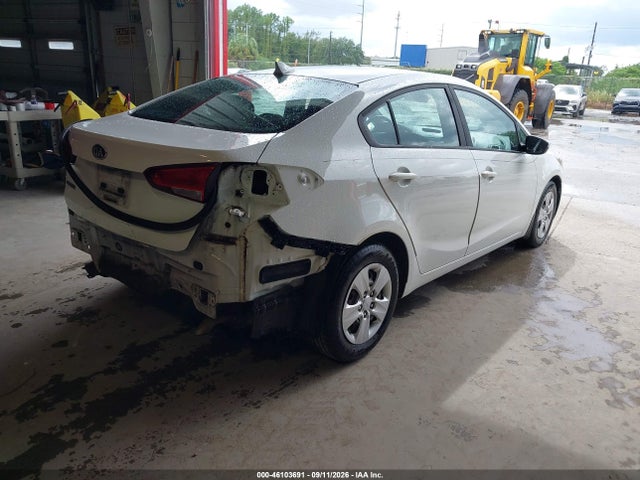 2017 KIA FORTE LX 4