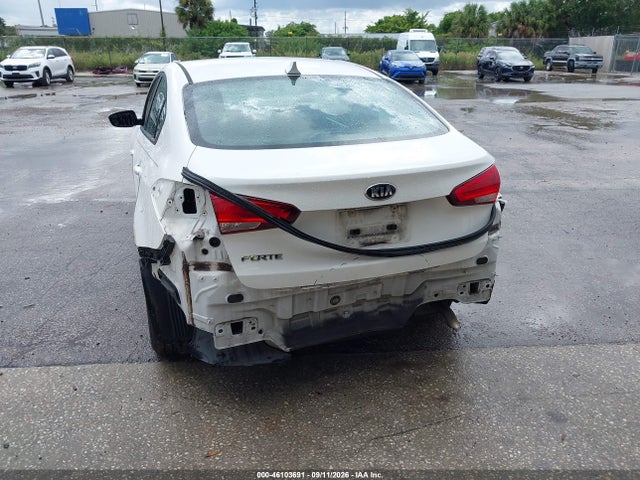 2017 KIA FORTE LX 6