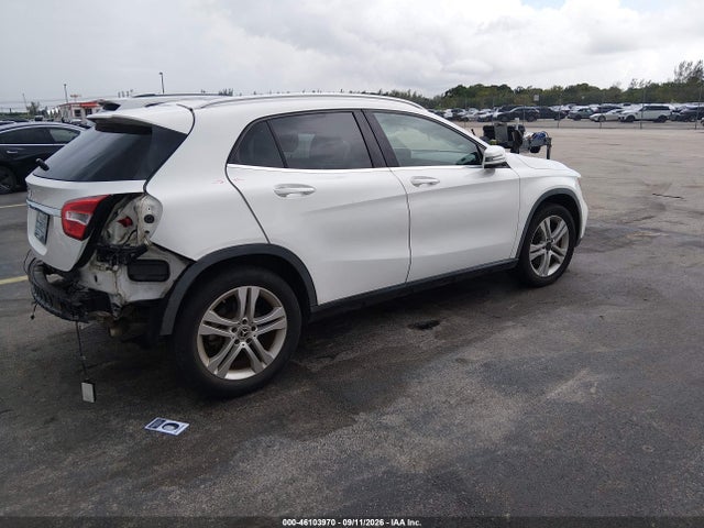 2018 MERCEDES-BENZ GLA 250 4