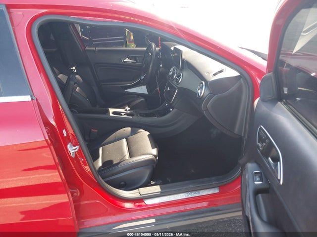 2017 MERCEDES-BENZ GLA 250 4MATIC 5