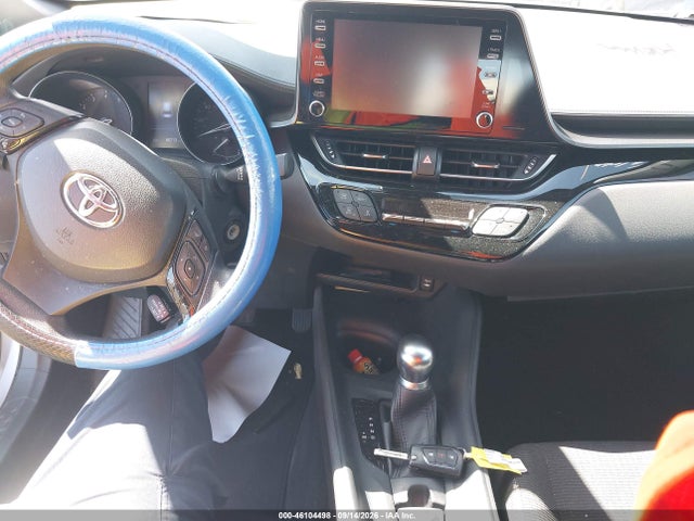 2019 TOYOTA C-HR LE 11