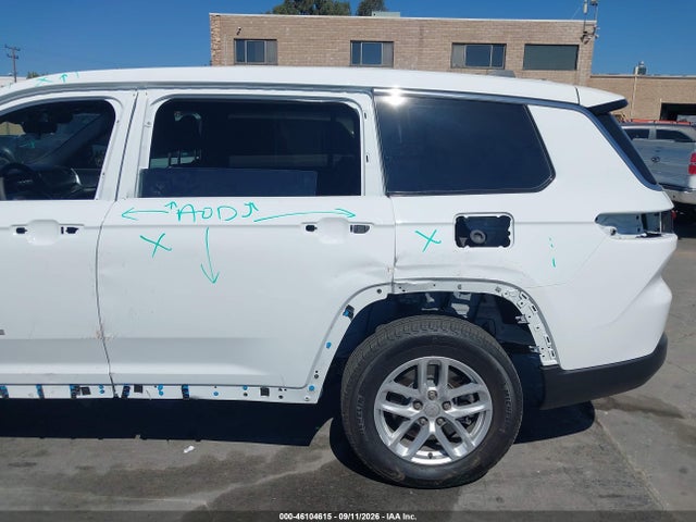 2026 JEEP GRAND CHEROKEE L LAREDO 4X2 18