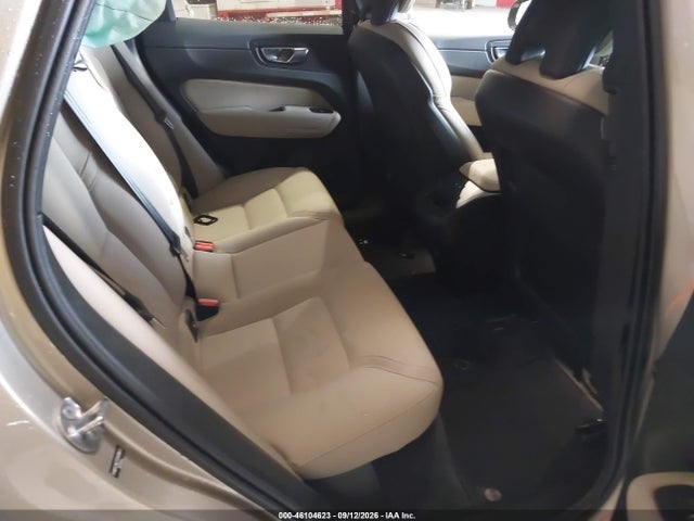 2026 VOLVO XC60 B5 PLUS 8