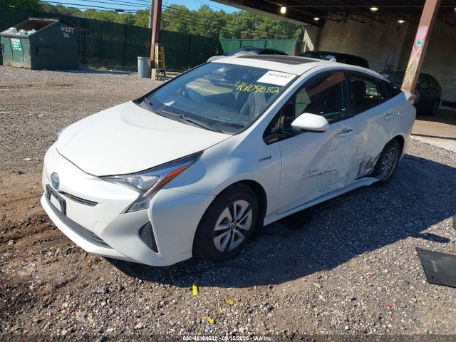 2017 TOYOTA PRIUS THREE 2