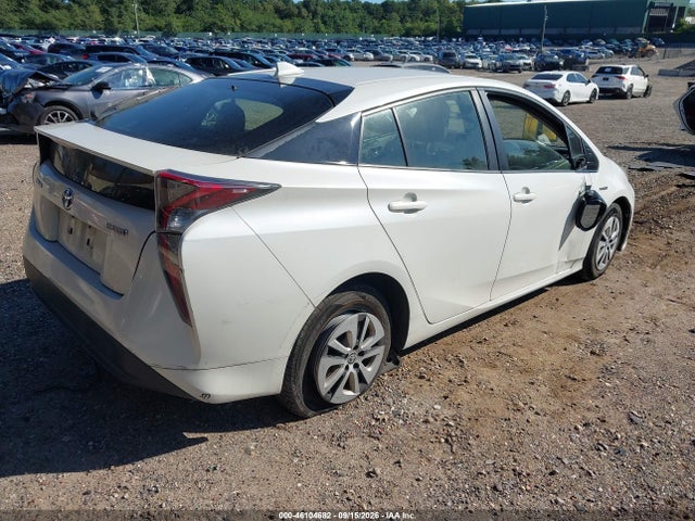 2017 TOYOTA PRIUS THREE 4