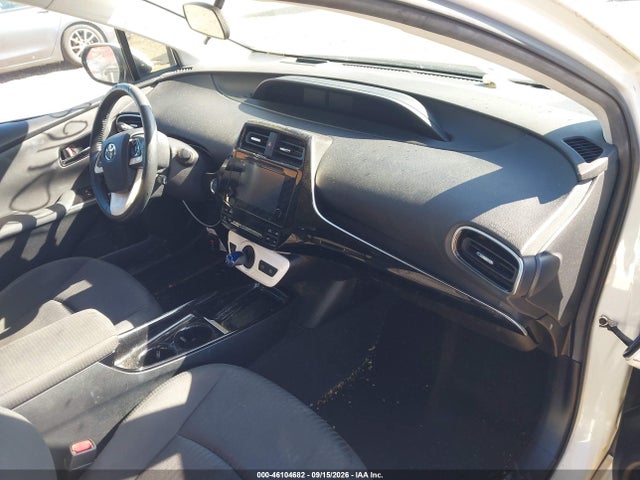 2017 TOYOTA PRIUS THREE 5
