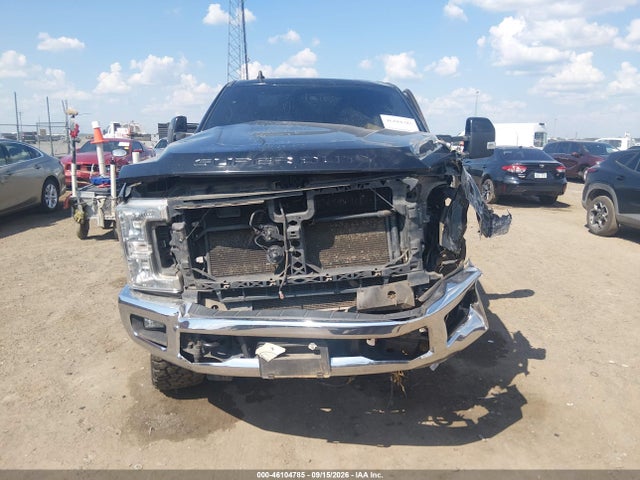 2019 FORD F-250 LARIAT 13
