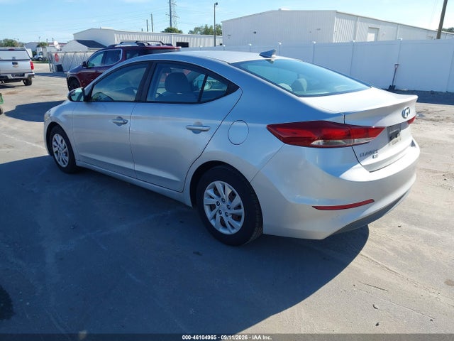 2017 HYUNDAI ELANTRA SE 3