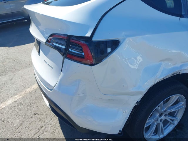 2021 TESLA MODEL Y LONG RANGE DUAL MOTOR ALL-WHEEL DRIVE 6