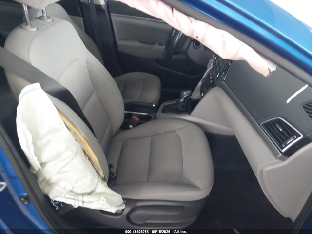 2017 HYUNDAI ELANTRA SE 5