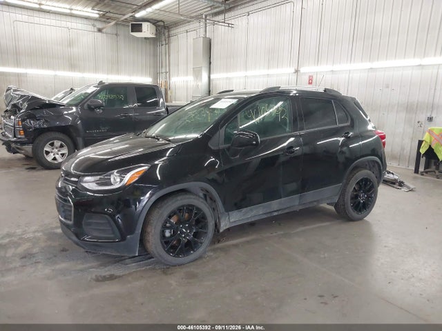 2022 CHEVROLET TRAX AWD LT 2