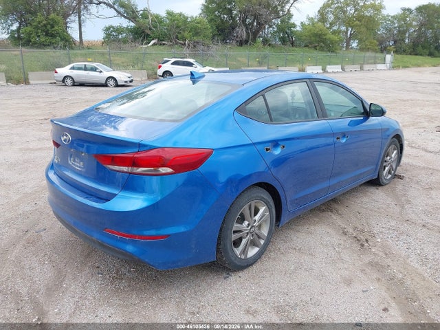 2017 HYUNDAI ELANTRA SE 4