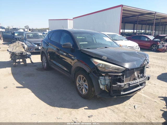 2016 HYUNDAI TUCSON SE