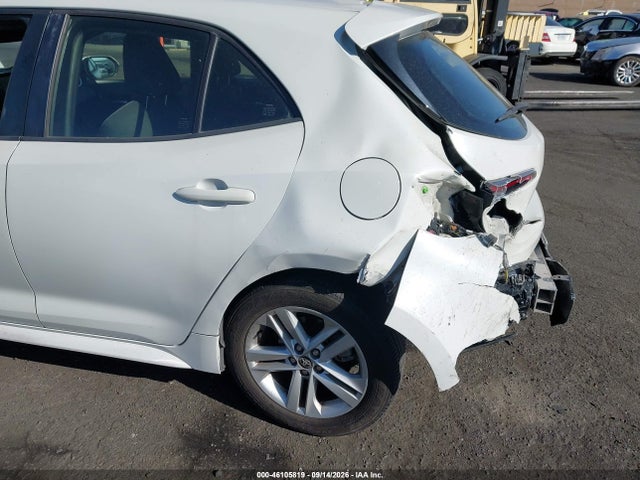 2019 TOYOTA COROLLA SE 12