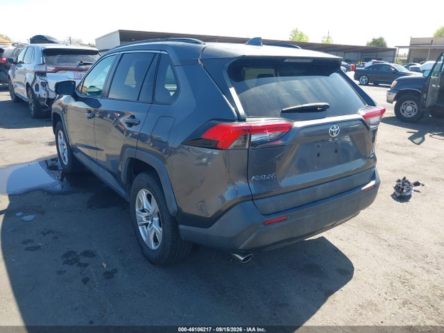2019 TOYOTA RAV4 XLE 3