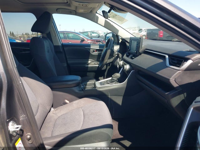 2019 TOYOTA RAV4 XLE 5