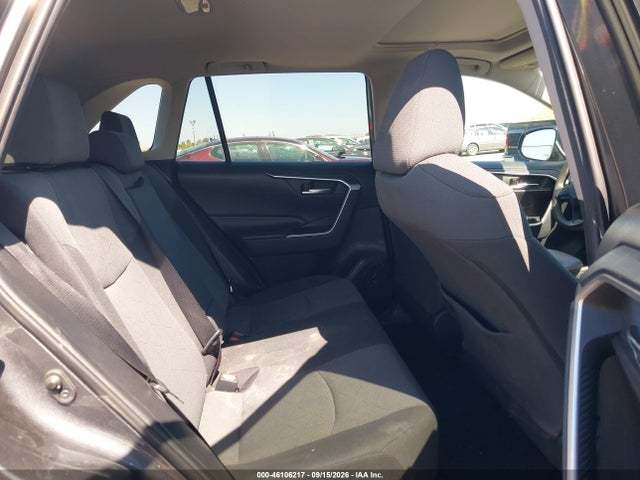 2019 TOYOTA RAV4 XLE 8