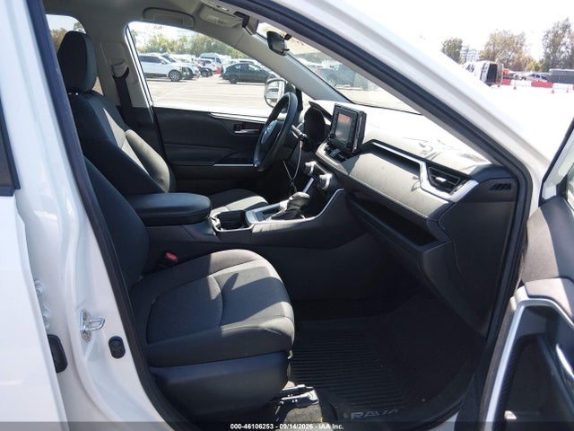 2020 TOYOTA RAV4 XLE 5