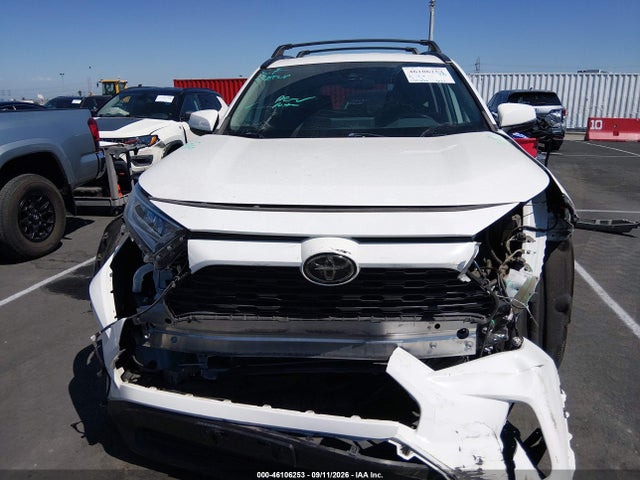 2020 TOYOTA RAV4 XLE 6