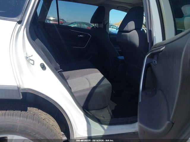 2021 TOYOTA RAV4 XLE 8