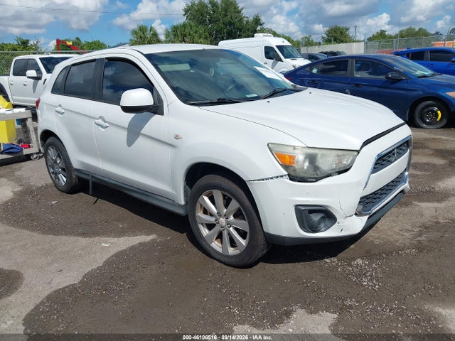 2015 MITSUBISHI OUTLANDER ES