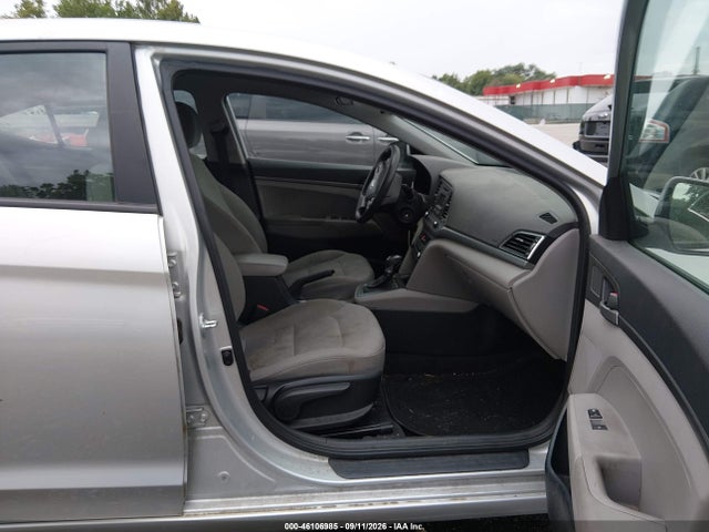 2017 HYUNDAI ELANTRA SE 5
