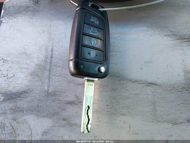 2019 HYUNDAI SANTA FE SE 11