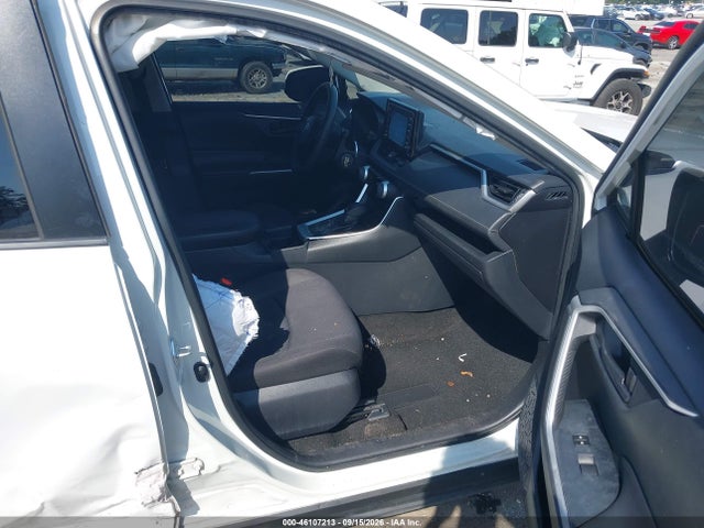 2019 TOYOTA RAV4 LE 5