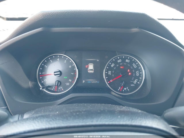 2019 TOYOTA RAV4 LE 7