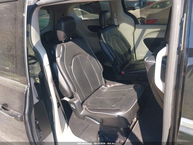 2019 CHRYSLER PACIFICA LIMITED 8