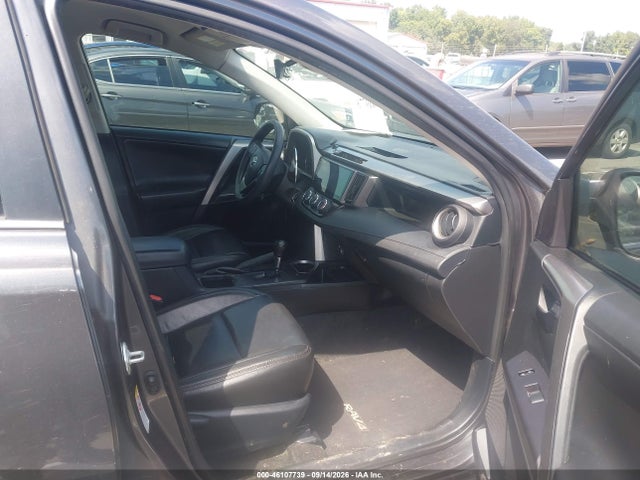 2017 TOYOTA RAV4 LE 5