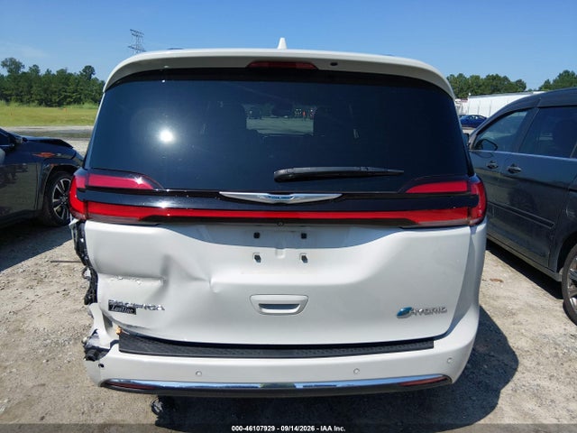 2021 CHRYSLER PACIFICA HYBRID LIMITED 17