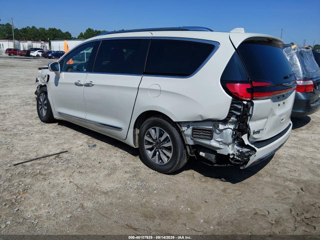 2021 CHRYSLER PACIFICA HYBRID LIMITED 3