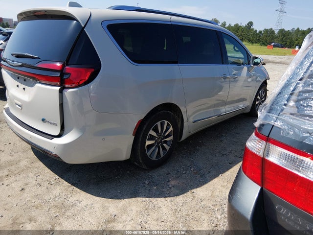 2021 CHRYSLER PACIFICA HYBRID LIMITED 4