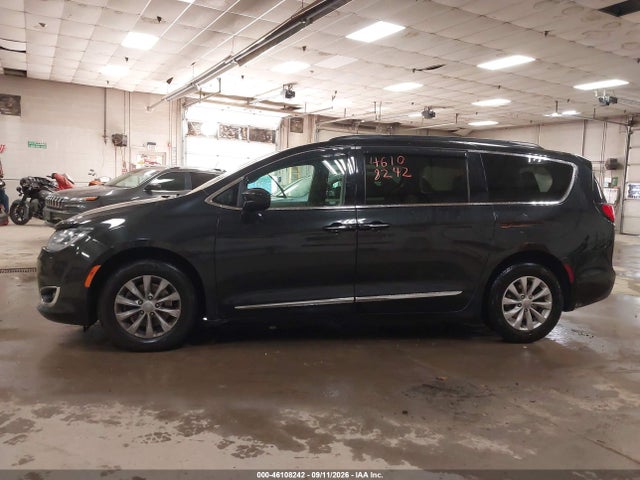 2017 CHRYSLER PACIFICA TOURING-L 14