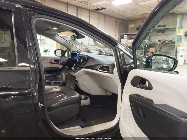 2017 CHRYSLER PACIFICA TOURING-L 5