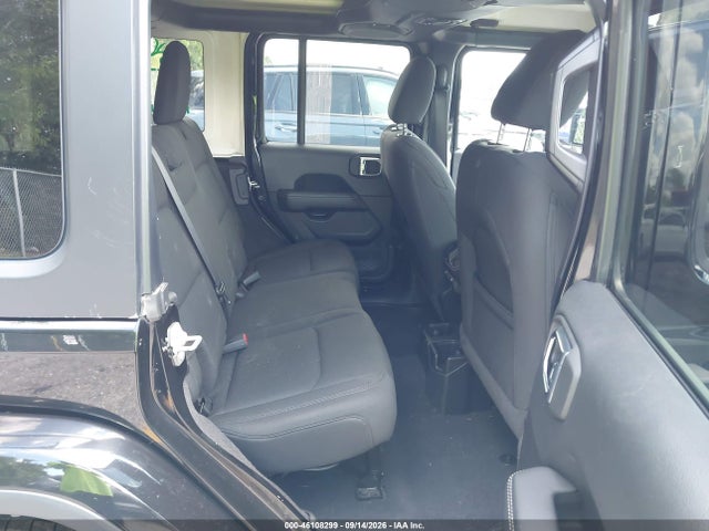 2021 JEEP WRANGLER UNLIMITED SAHARA 4X4 8