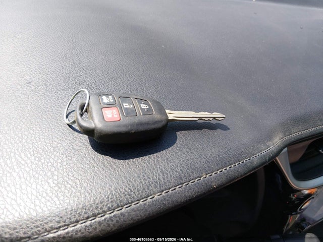 2017 TOYOTA COROLLA SE 11