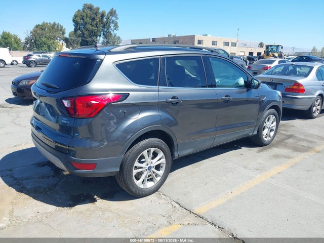 2019 FORD ESCAPE SEL 4