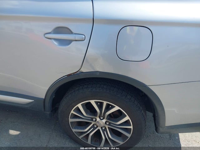 2017 MITSUBISHI OUTLANDER SE 18