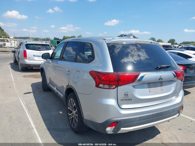 2017 MITSUBISHI OUTLANDER SE 3