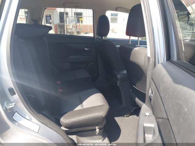 2017 MITSUBISHI OUTLANDER SE 8
