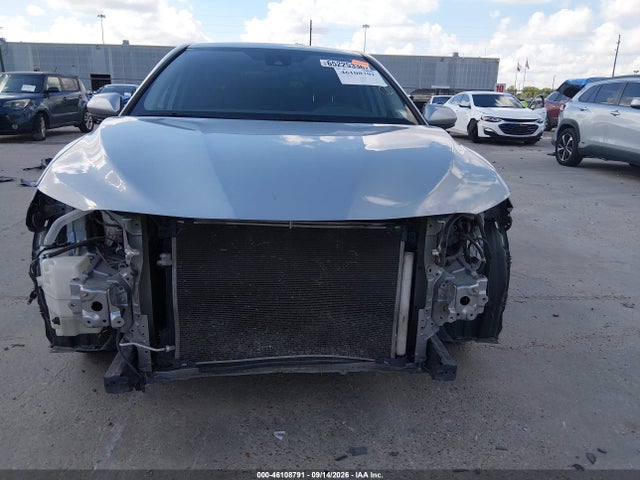 2019 TOYOTA CAMRY LE 6