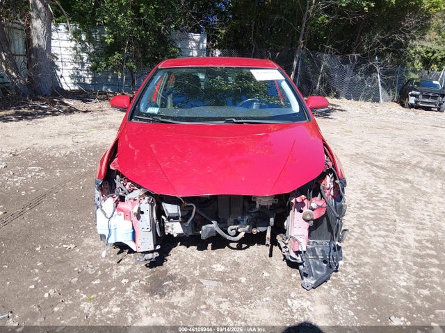2019 TOYOTA PRIUS XLE 12