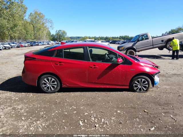 2019 TOYOTA PRIUS XLE 13
