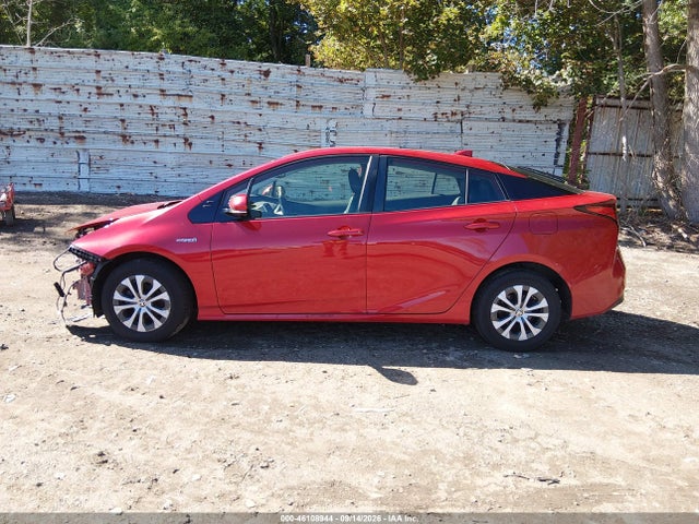 2019 TOYOTA PRIUS XLE 14