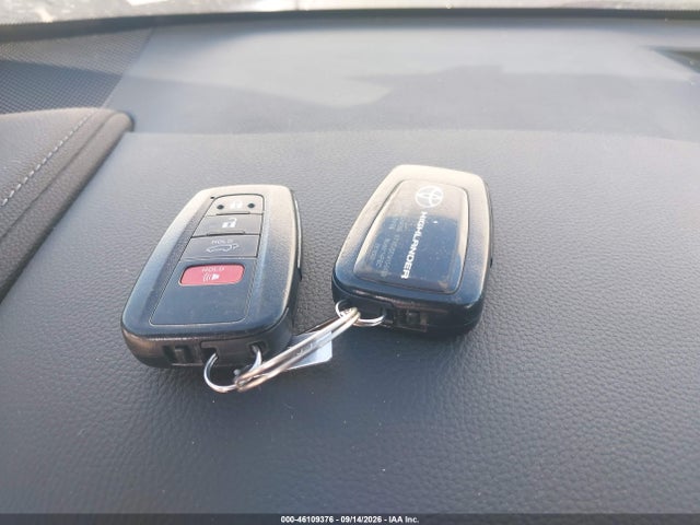 2020 TOYOTA HIGHLANDER HYBRID LIMITED 11