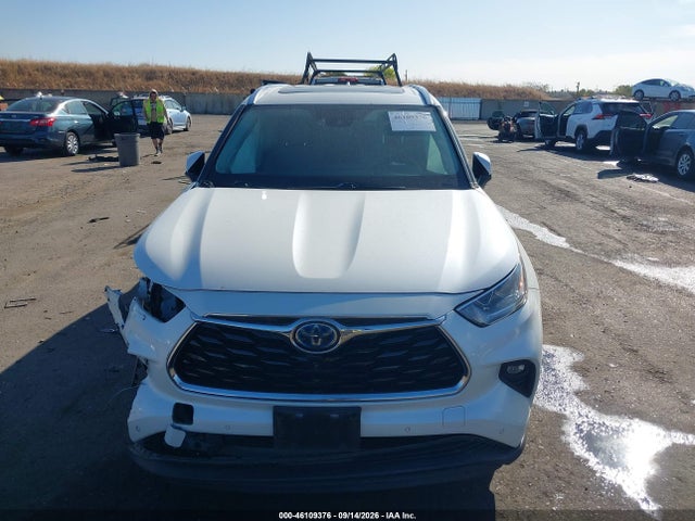 2020 TOYOTA HIGHLANDER HYBRID LIMITED 12