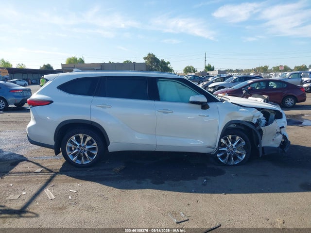 2020 TOYOTA HIGHLANDER HYBRID LIMITED 13