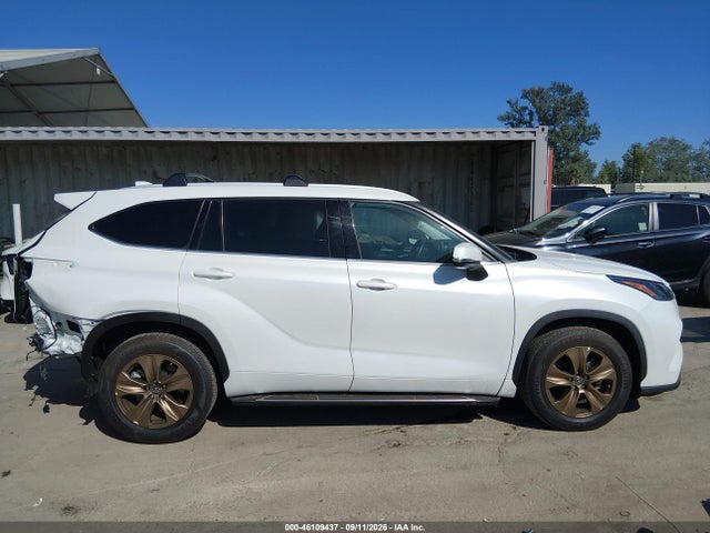 2022 TOYOTA HIGHLANDER HYBRID XLE BRONZE EDITION 14